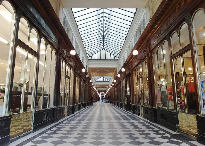 Louvre Parisian Chicsuites