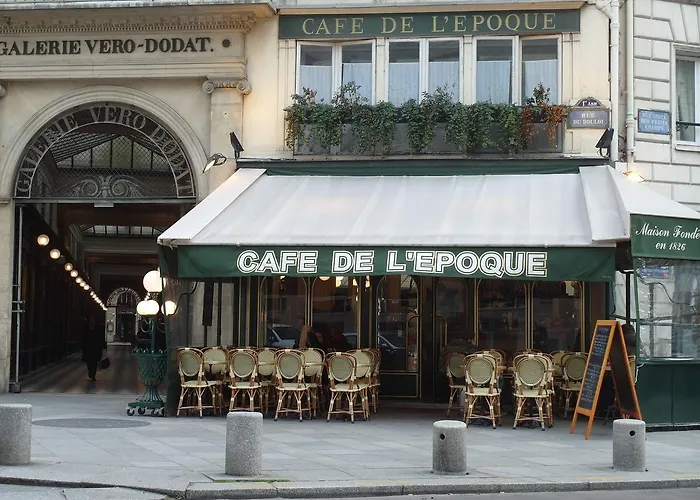Louvre Parisian ChicSuites