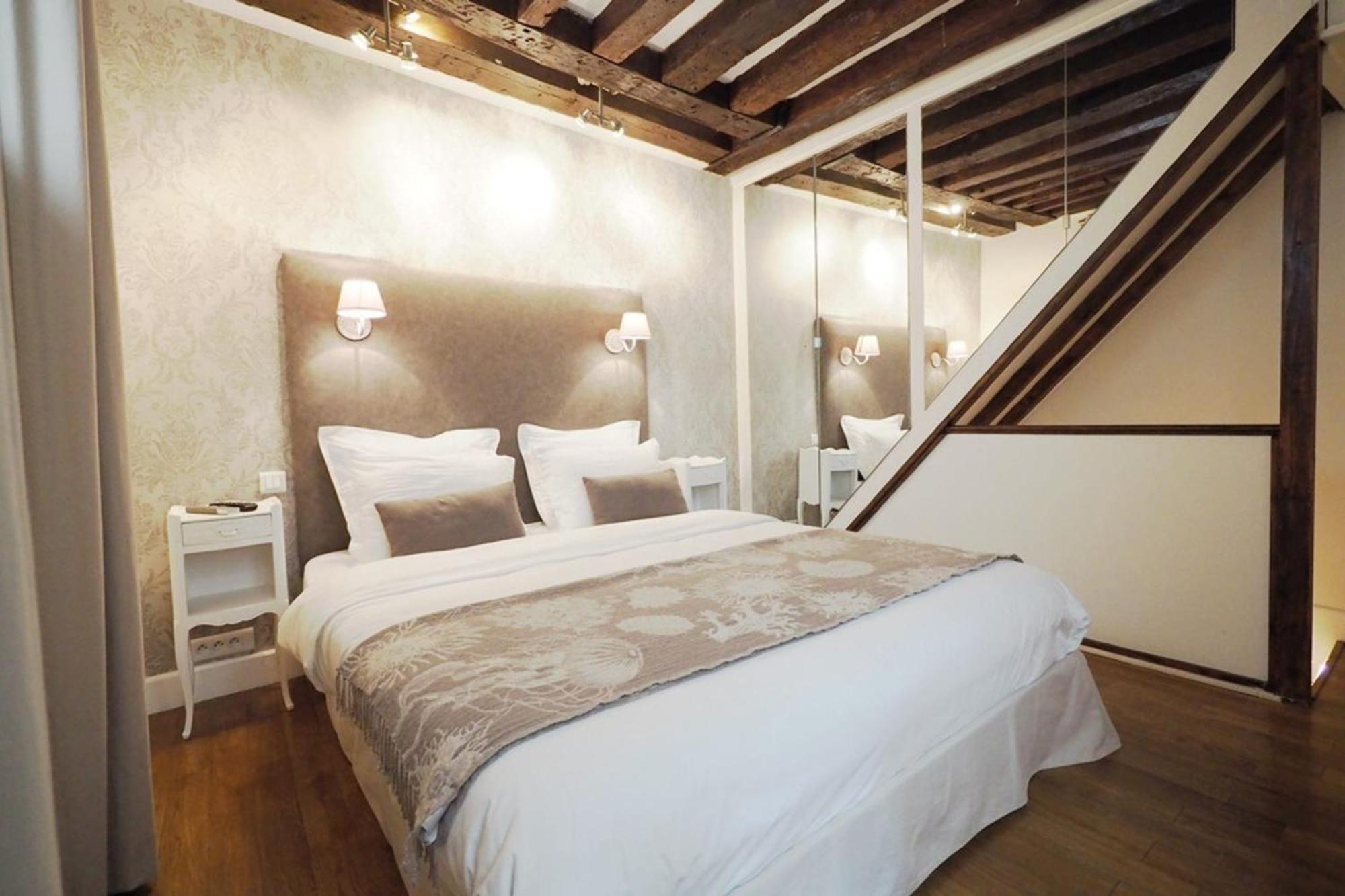 Louvre Parisian Duplex *